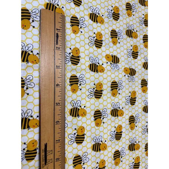 Joann Bee Cotton Cotton Fabric - 3/4 yardx46" Sewing Quilting - Picture 2 of 6